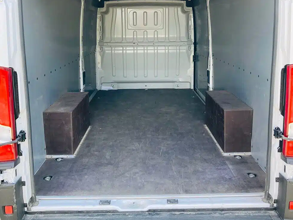 Peugeot Boxer Prostor – JS Autopůjčovna